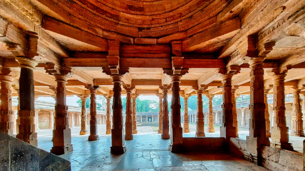 Bhojshala and Kamal Maula mosque site, Dhar Madhya Pradesh. (Photo: Wikimedia Commons)